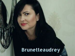 Brunetteaudrey
