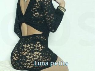 Luna_petite