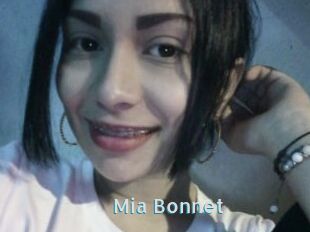 Mia_Bonnet