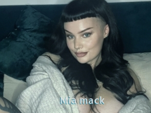 Mia_mack