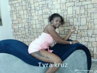 Tyra_kruz
