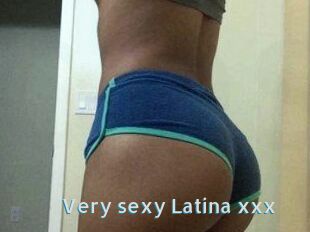 Very_sexy_Latina_xxx